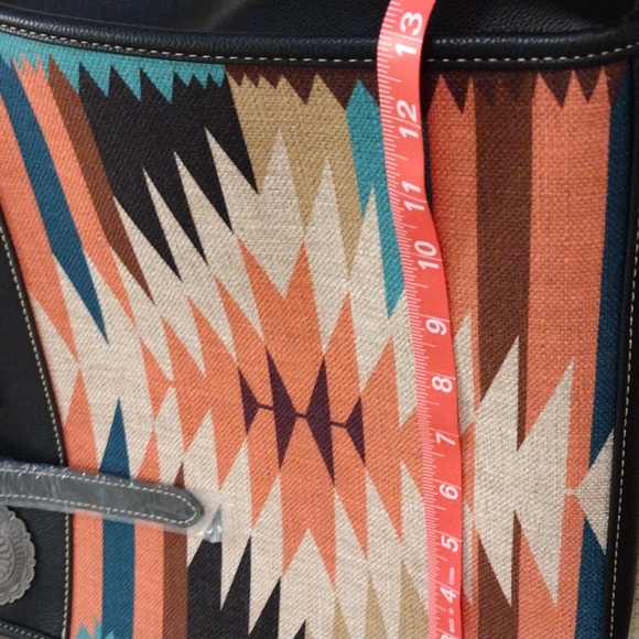 NWT Wrangler Tribal Print Shoulder Bag - Picture 15 of 16